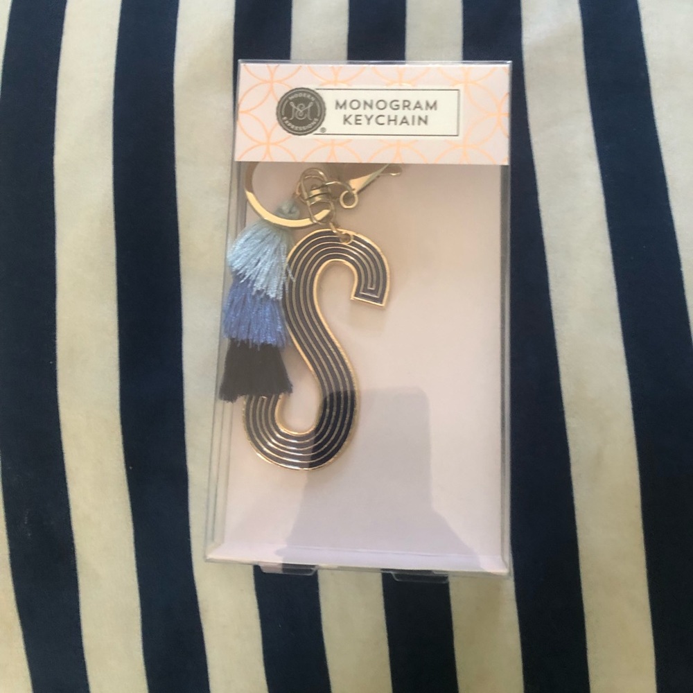 S modern expressions Monogram chain